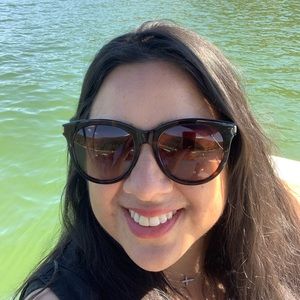 Meet your Posher, Melissa